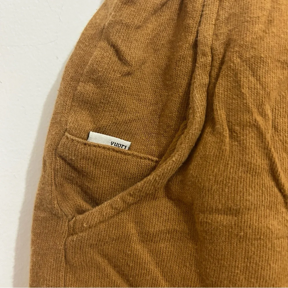 Vuori Sunnyside Shorts Women's Size Small Turmeric Organic Terry 2" inseam - Picture 2 of 4